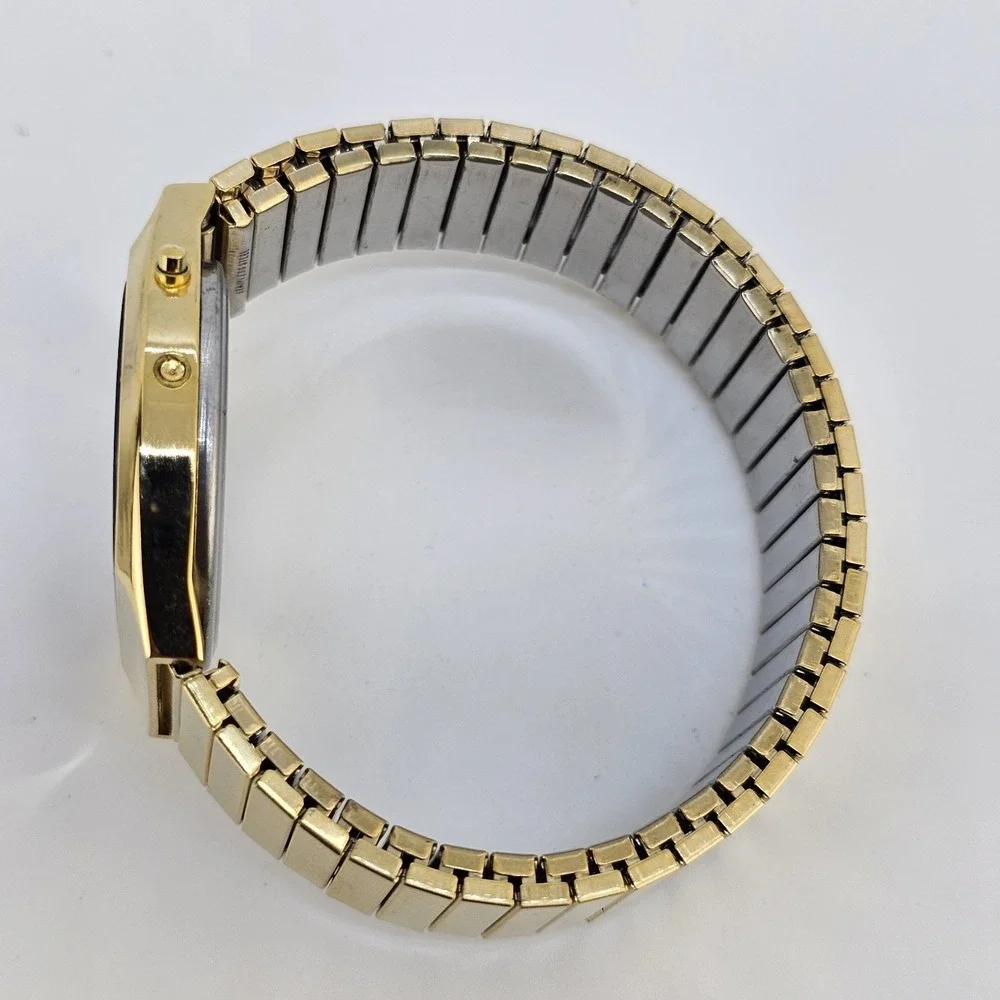 VTG Quintel Digital Unisex Watch 33MM DayDate Gold Expandable Band 6